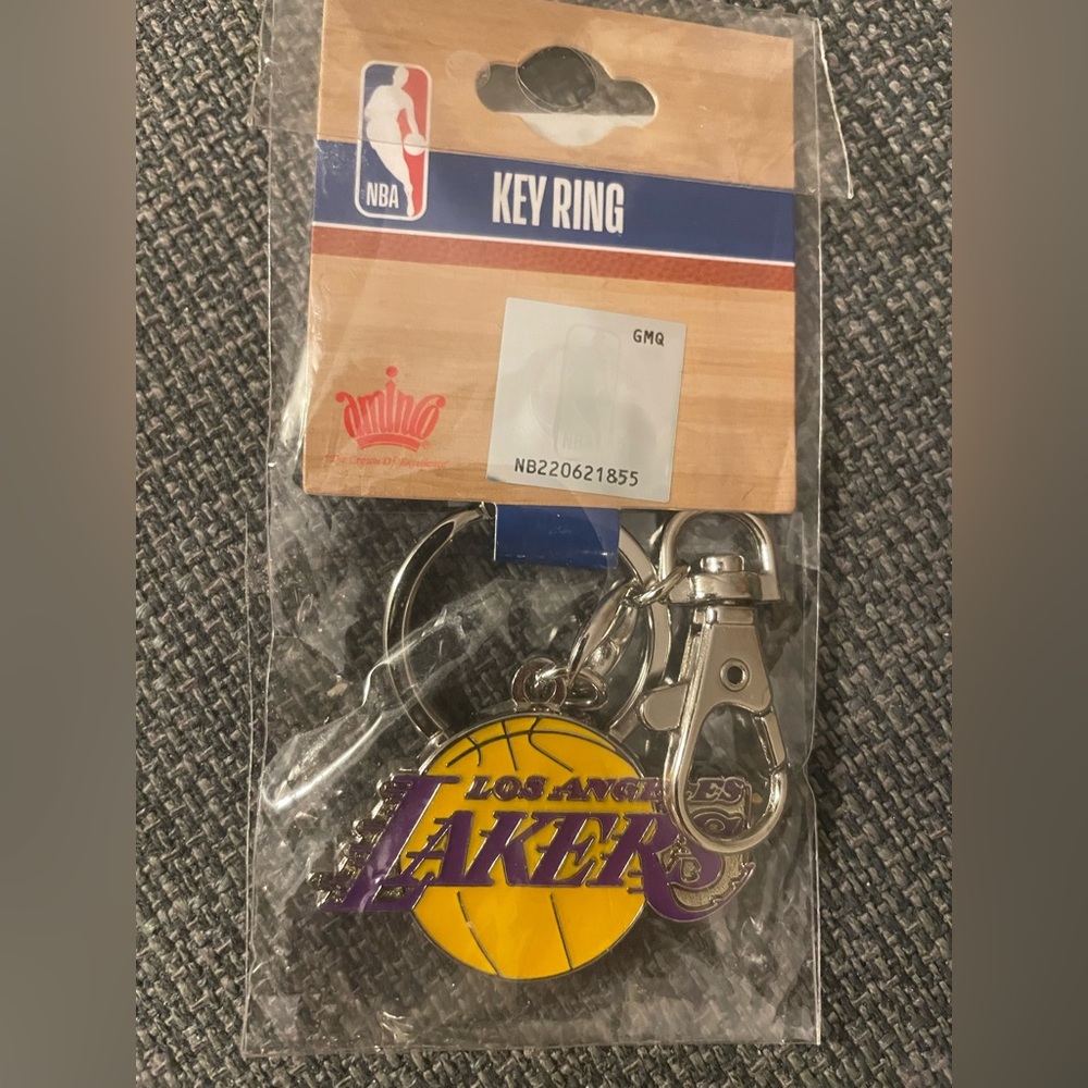 NEW - Los Angeles (LA) Lakers Keychain